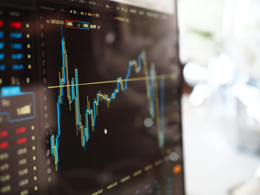 Cyclical Shipping Markets: How Market Volatility Impacts Careers